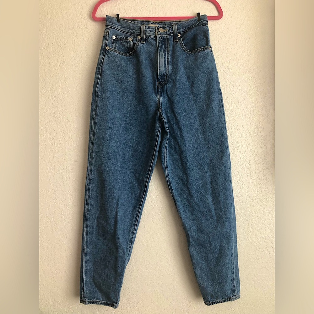 LEVI’S High Loose Tapered Fit Mom Jeans